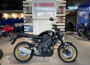 YAMAHA XSR 125 LEGACY  DE DIRECTION 92€/MOIS* HISTORIC BLACK !! GTIE 5 ANS - 2025